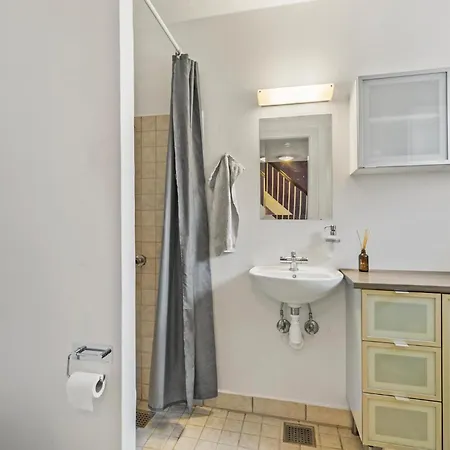 Дом отдыха 4 Bedroom Cozy In Logstor