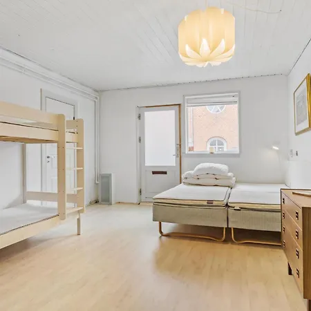 4 Bedroom Cozy In Дом отдыха