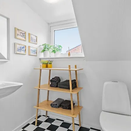 4 Bedroom Cozy In