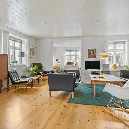4 Bedroom Cozy In